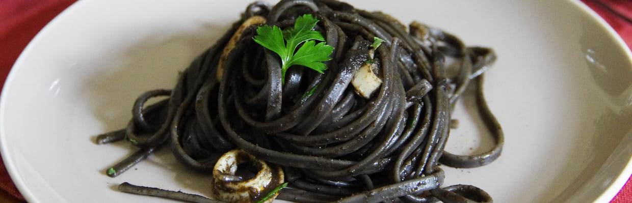 Linguine au noir de seiche